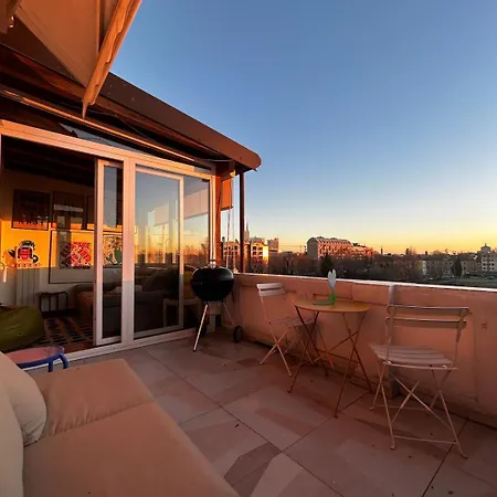 Design Isola Apartment *